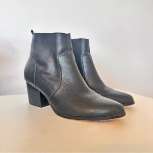 Crown Vintage Black Leather Ankle Boots – Size 7